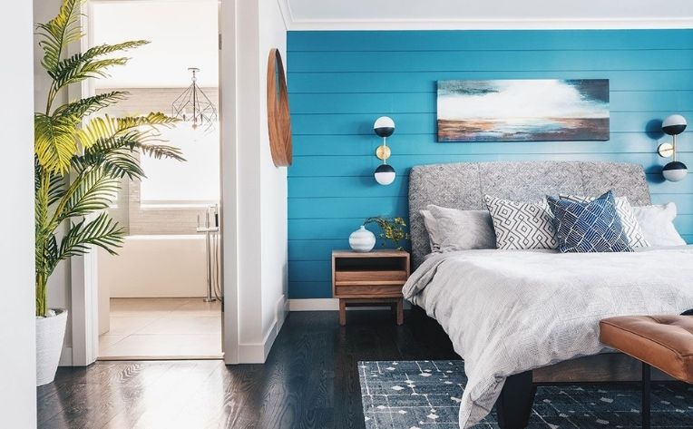 blue accents and wall bedroom